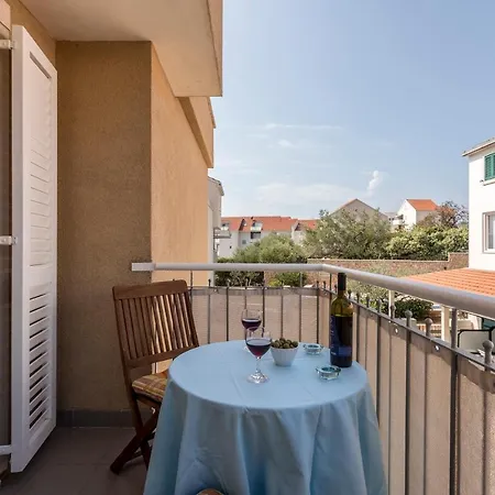 5 Min From And Center Of Apartament
